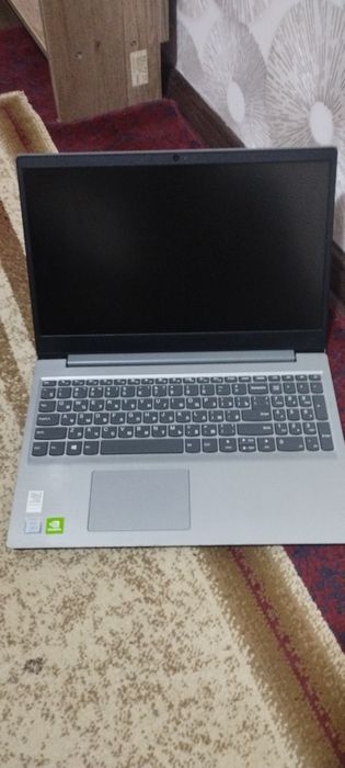 Core i3 igravoy nootbook sotiladi