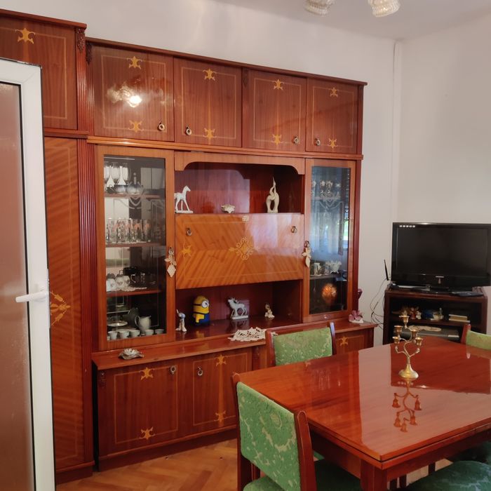 Vand casa la curte comuna in zona centrala  Dej