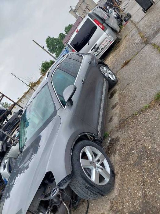 Dezmembram Vw Touareg 7P 3.0D R LINE , Touareg 7l 2.5d ,3.0d 2008-2012