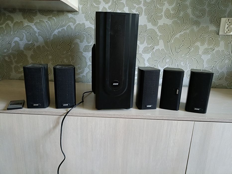 Домашний кинотеатр BBK  колонки