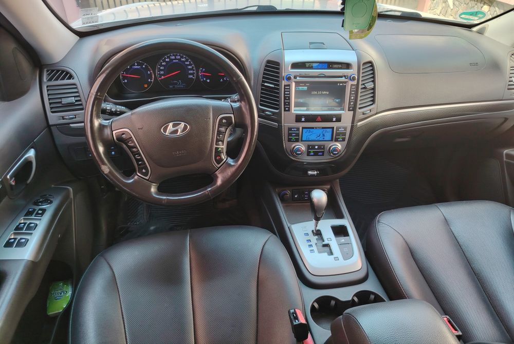 Hyundai Santa Fe an fabricație 2012