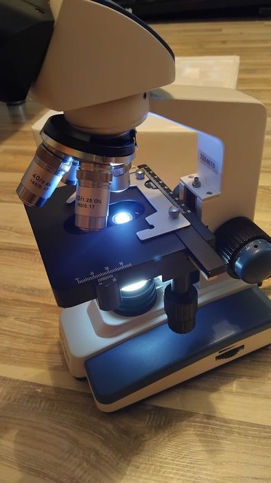 Microscop professional - 40X-2000X