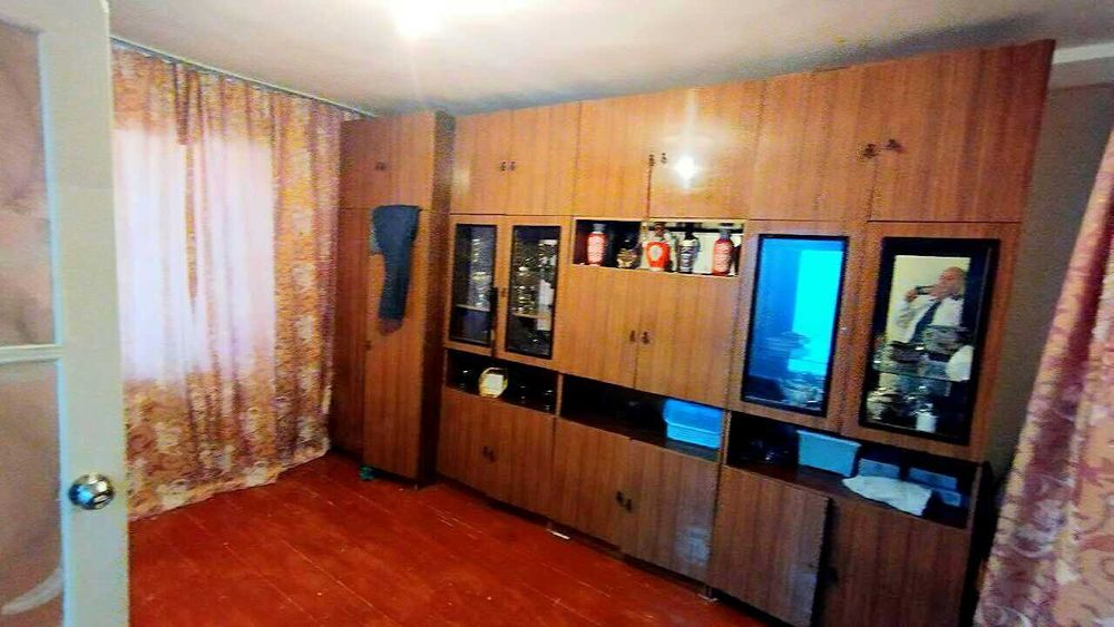 Тайер уй СОТИЛАДИ 4 хона 3.3 сотик Чирчик Ш. Корасув кучаси