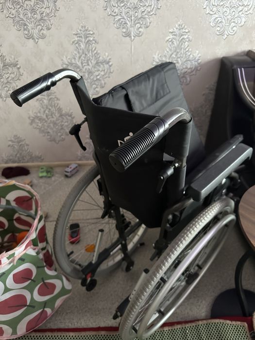 Коляска инвалидная