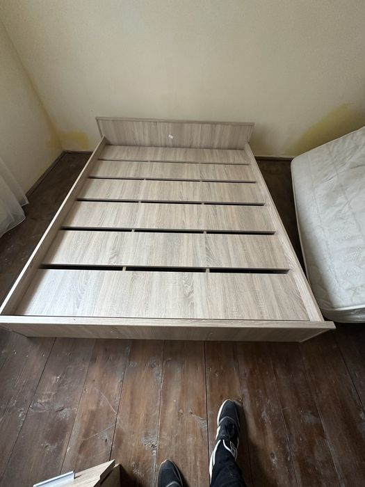 Pat cu saltea 160*200 in stare perfecta