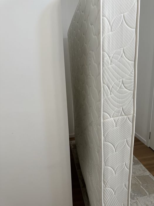 Продам матрас,год как купили
