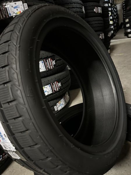 Нови зимни гуми ARIVO ARW 2 245/40R18 97V XL БОРД 2454018