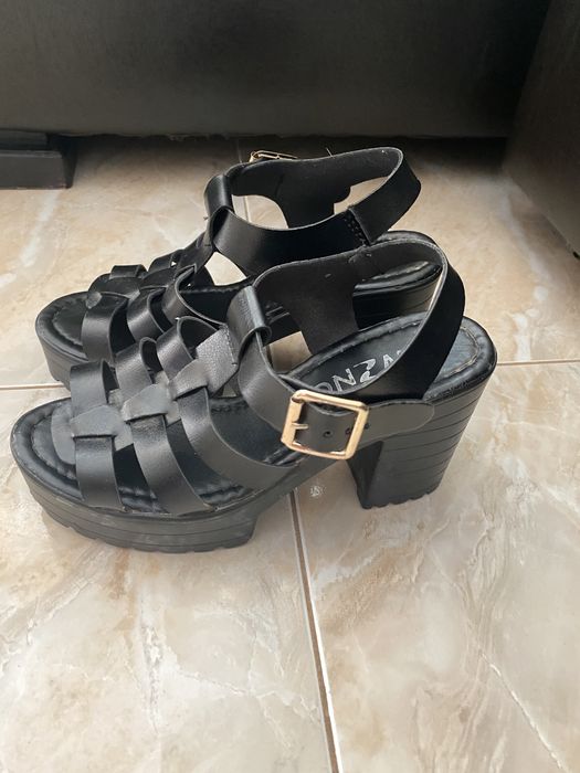 Дамски сандали