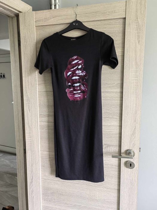 Рокля в черен цвят