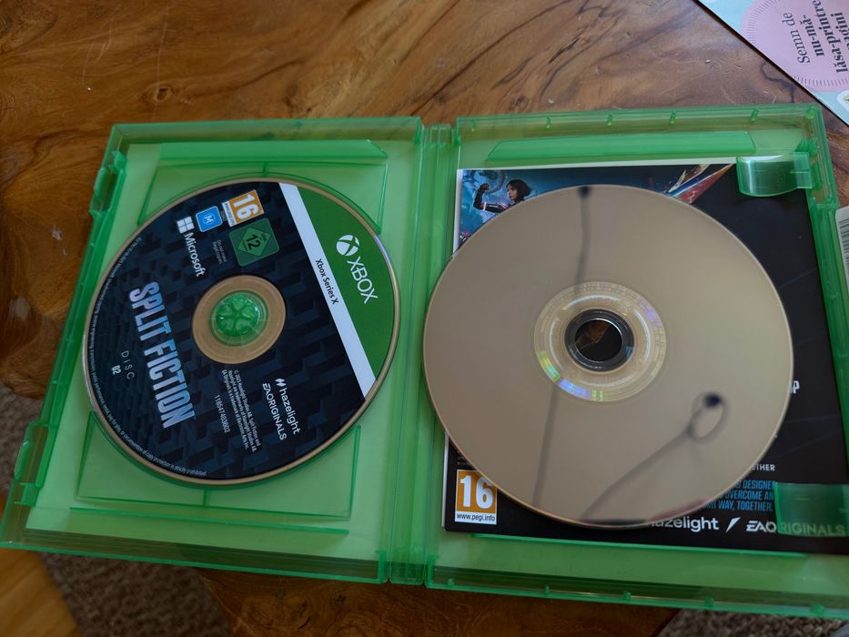 Joc Split Fiction Xbox Series X