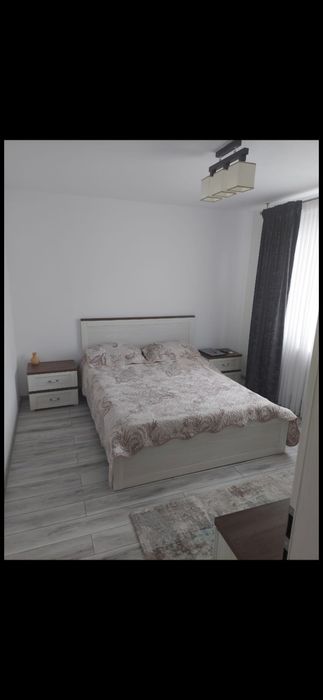 Apartament 2  camere  pentru inchiriat zona centrala detali pe whatsApp la nr de tel  0740128704