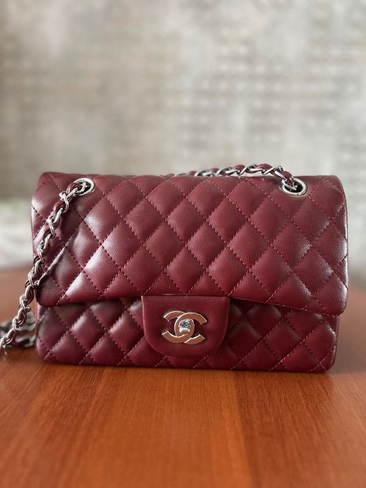 Продам женскую сумочку Шанель