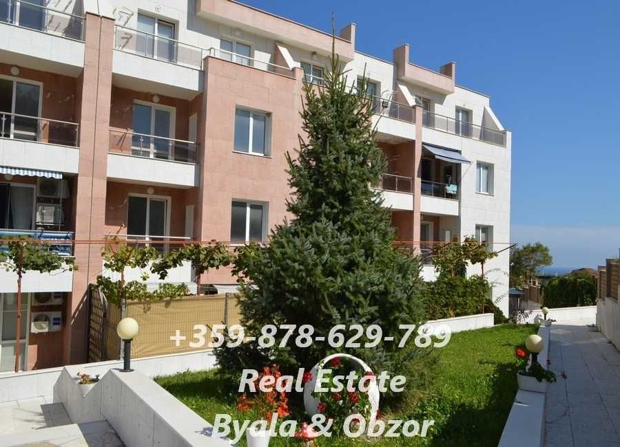 Дава се под наем Двустаен апартамент в Бяла - 61 кв.м за 74311.59 € - Снимка #1