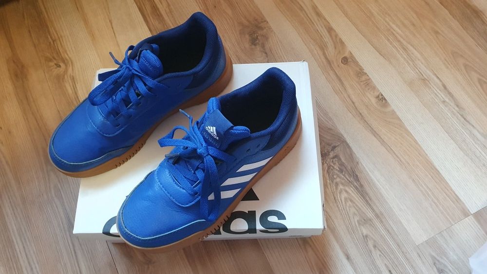 Adidasi marime 36 2/3
