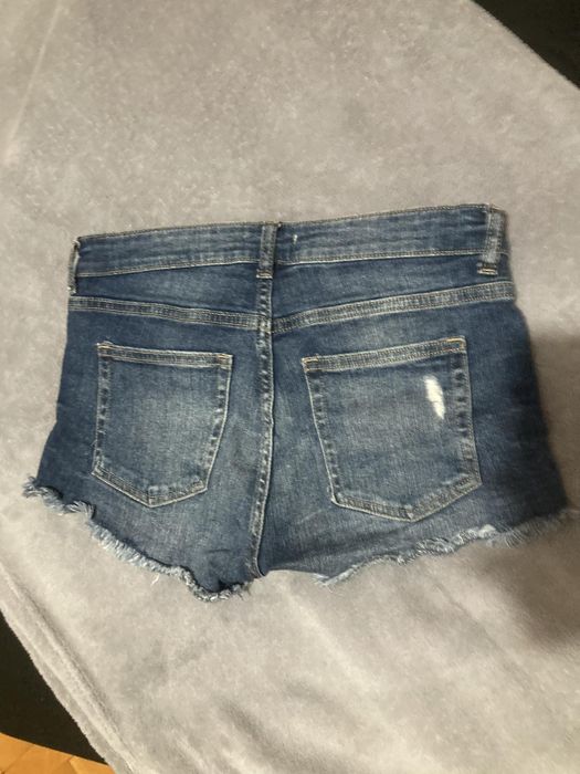 Три чифта късо дънкови панталонки