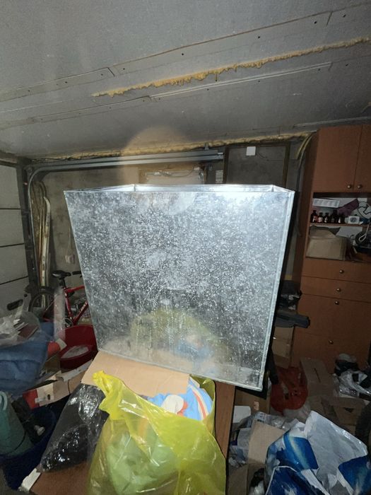 Бак из оцинкованного железа