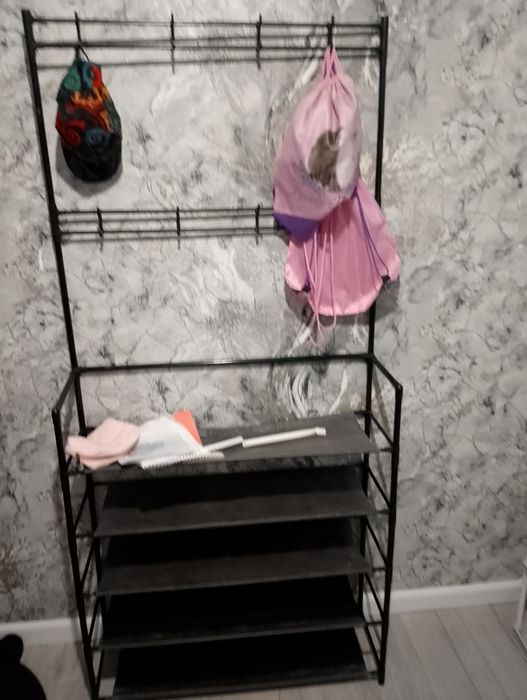 Обувница продам, состояние хорошее