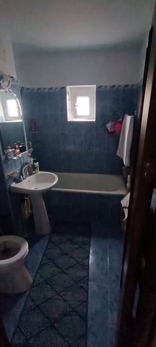 Închiriez apartament