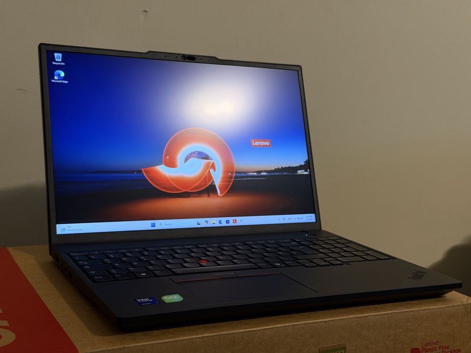 Lenovo ThinkPad P16v Gen 3 Workstation Proiectare Randari Editare