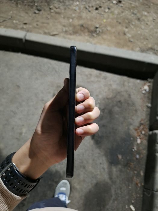 Продам редми ноте 11 про в отличном состоянни.