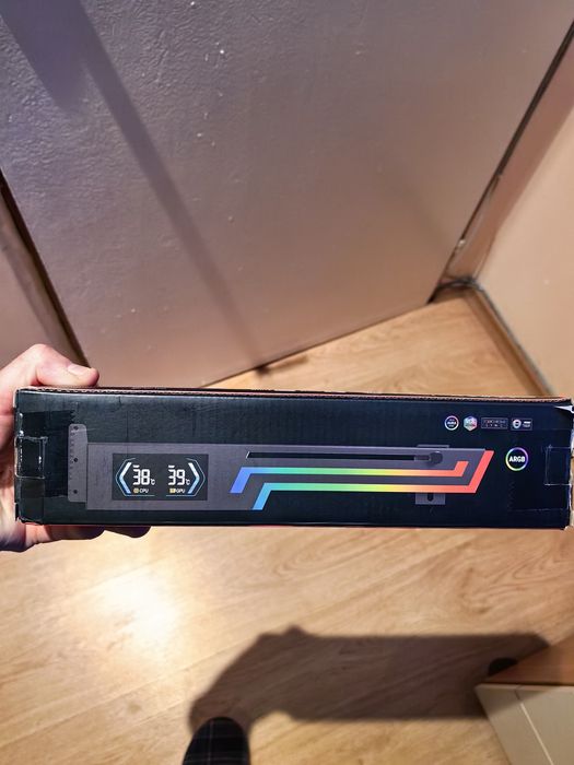 Z-X6 ARGB Стойка за видеокарта с LCD дисплей за температура (CPU/GPU)