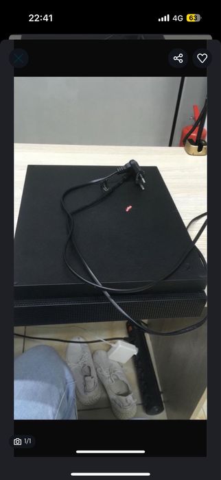 Продам Xbox one x,не работает