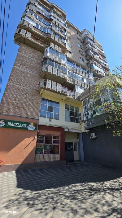 Vand ap cu 3 camere zona Scoala 5
