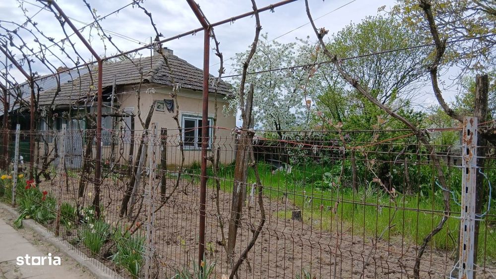 Casa localitatea Soreni Dolj (Comuna Celaru ) teren 8481 mp