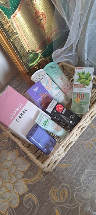 Kosmetika va sarpo savati sotiladi. Arzon narxda