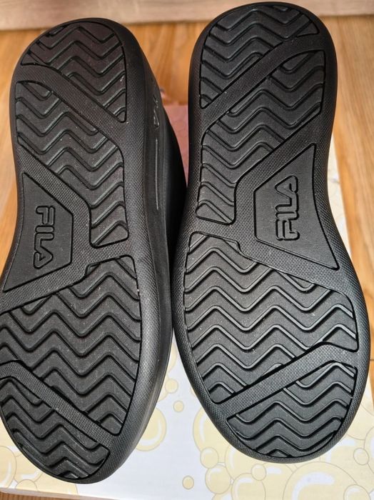Adidasi FILA noi
