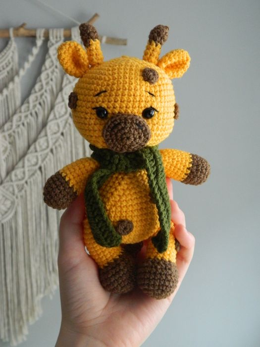 Жираф вязаная игрушка