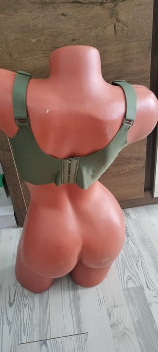 Vând Sutien Sport