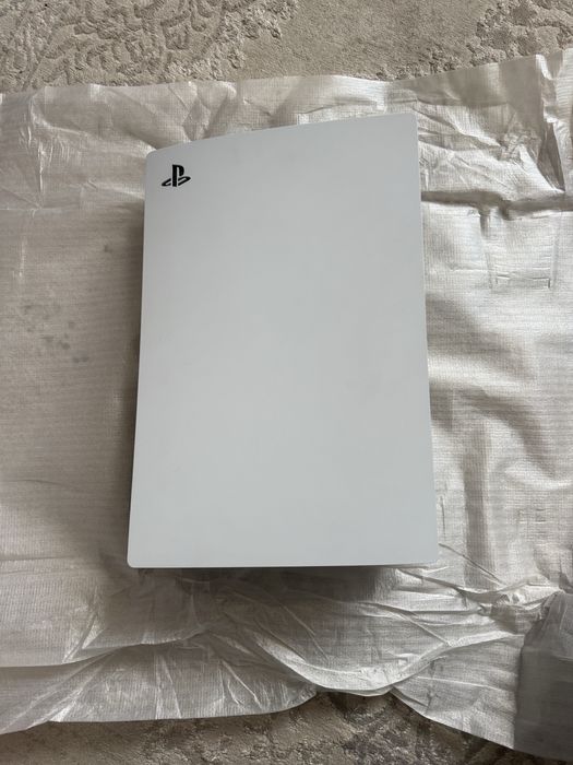 Playstation 5 почти новая