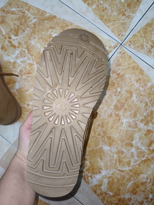 Ghete UGG cumpărate de Crăciun