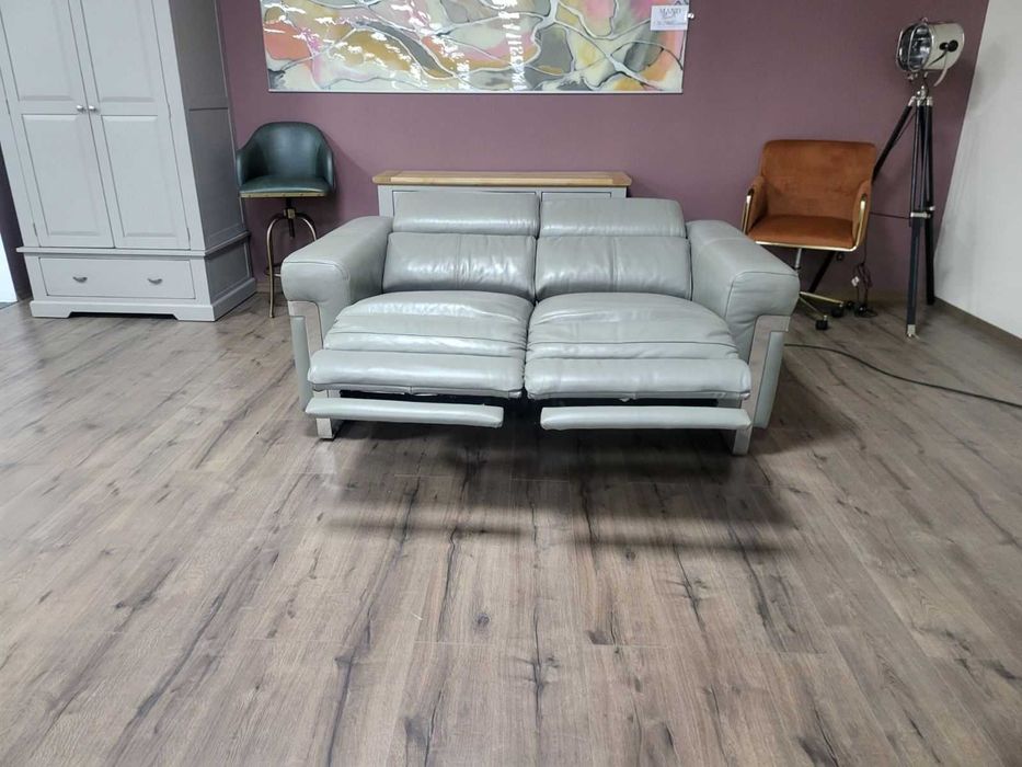 Сив кожен диван двойка Moreno с електрически релаксиращ механизъм