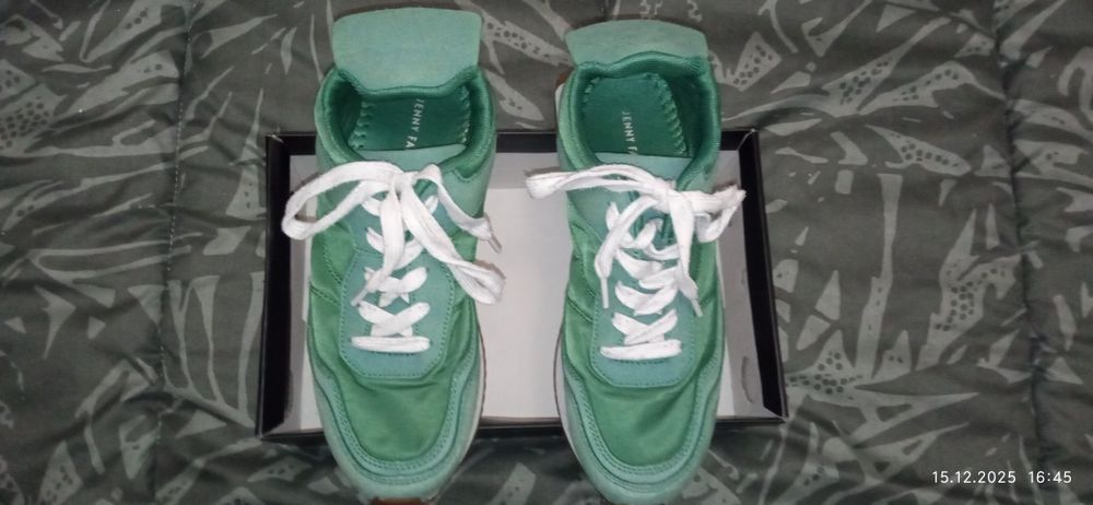 Дамски маратонки.Чисто нови!