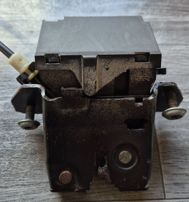 Ел брава и ключалка мерцедес w203  седан