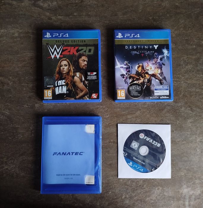 Playstation 4 + 2 джойстика + 4 игри