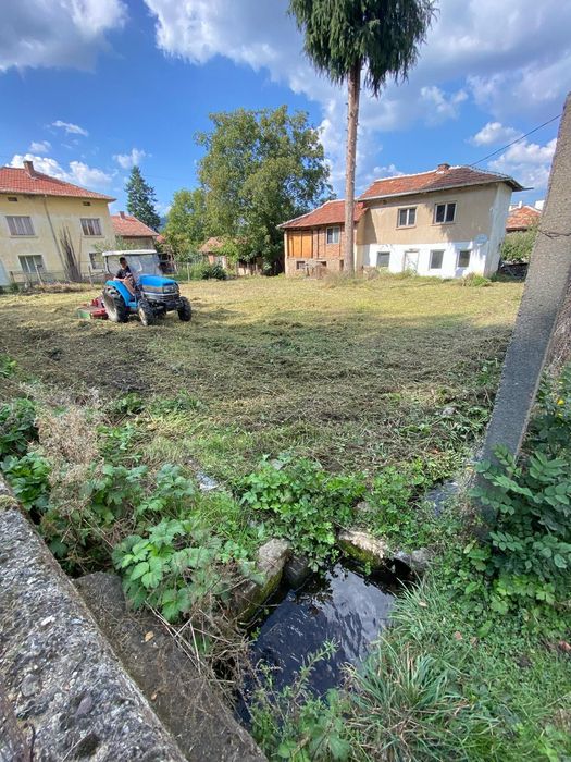 Продавам двуетажна къща