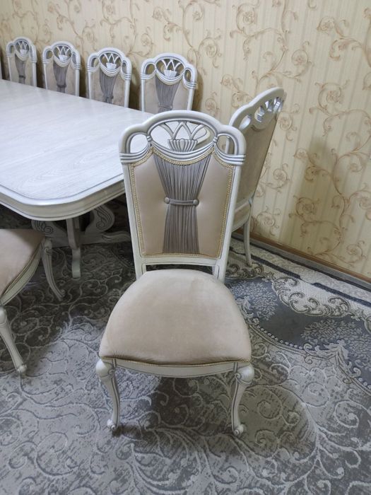 Chiroyli va qulay stol stul komplekt sotiladi!