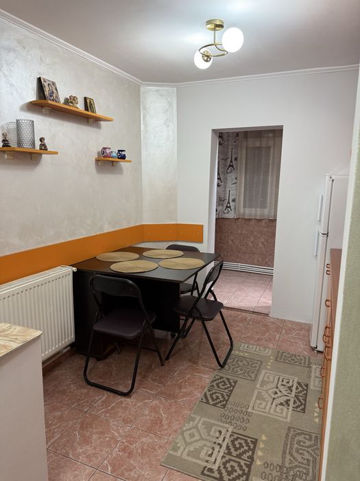 Vand apartament cu 2 camere