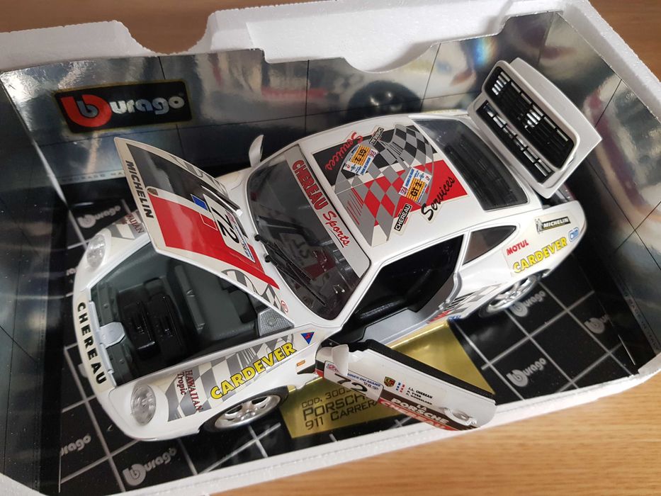 Macheta Porsche carrera racing 911, scara 1/18, Burago