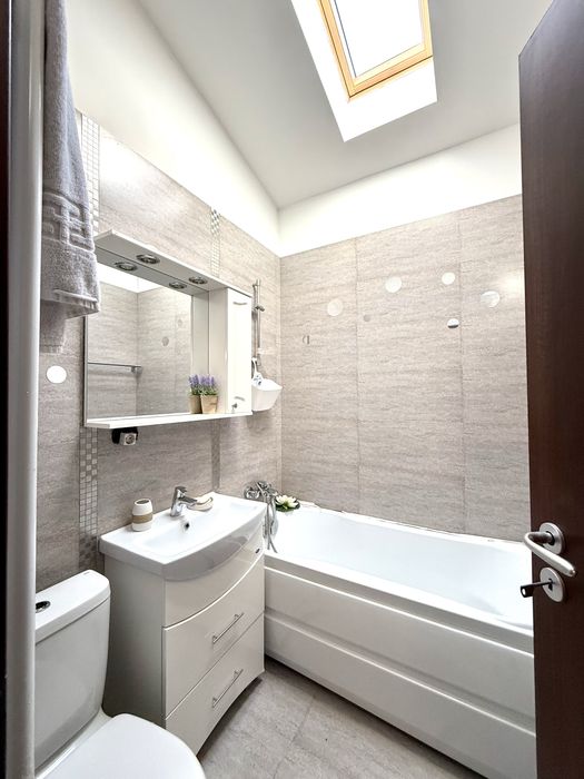Apartament 3 camere, Pacii