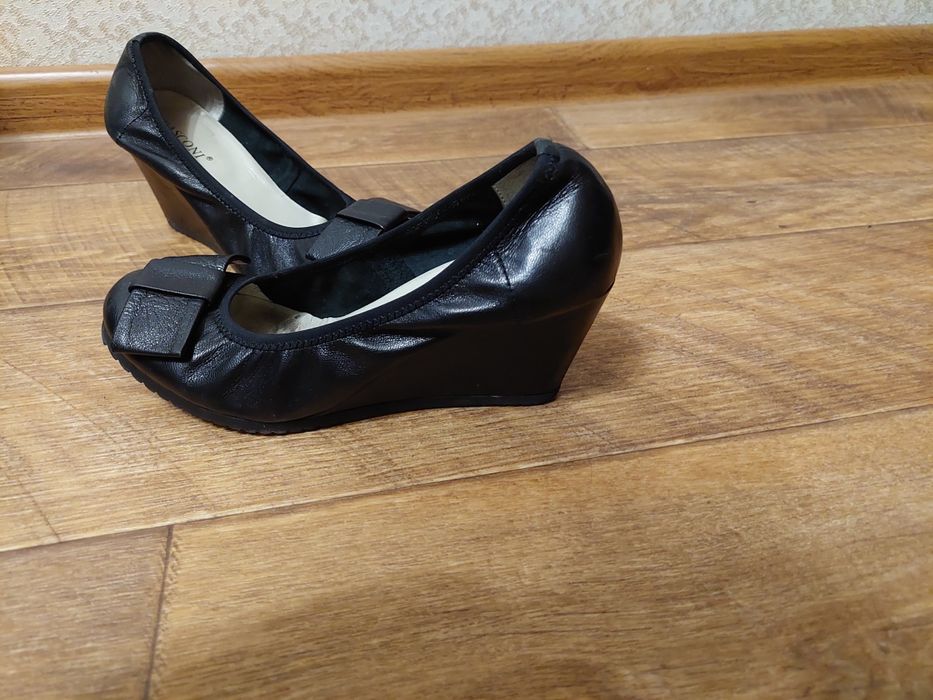 Продаю кожаные туфли