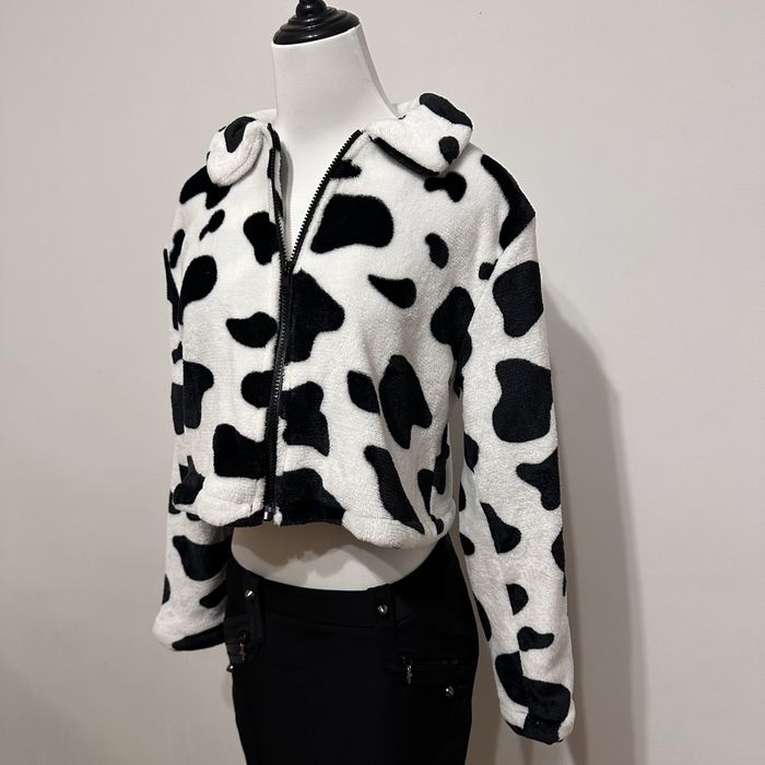 Кофточка-куртка с принтом коровы
