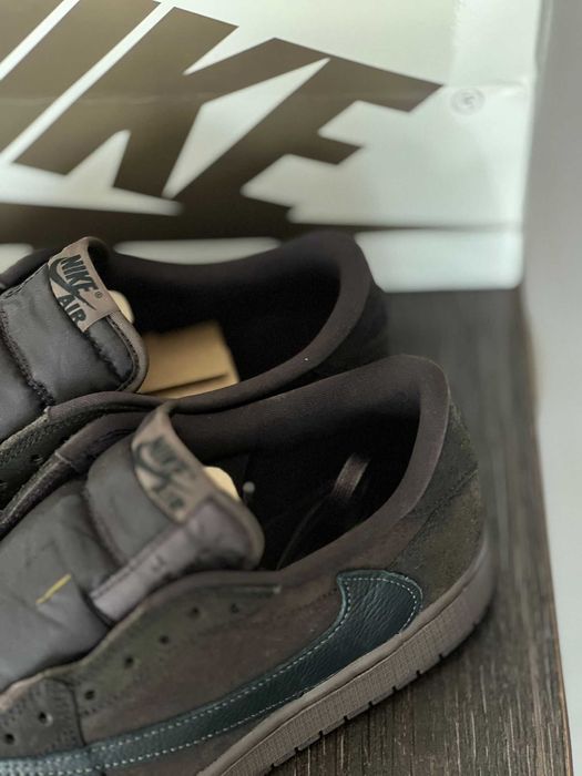 Обувки Air Jordan 1 Travis Scott Velvet Brown 45 EU