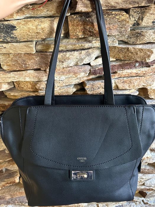 Дамска чанта Guess