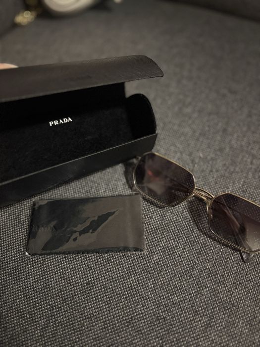 Женски слънчеви очила - Prada