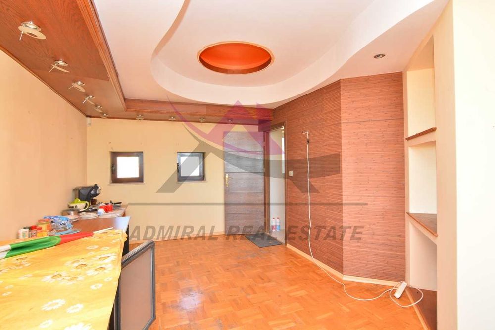 Дава се под наем Къща в Варна, Бриз - 287 кв.м за 3000 € - Снимка #1