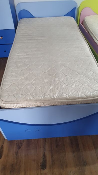 Vând mobilier tineret